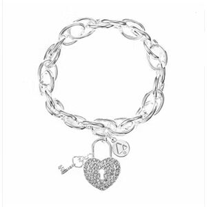 NWT Liz Claiborne Glass Heart Silver Stretch Bracelet